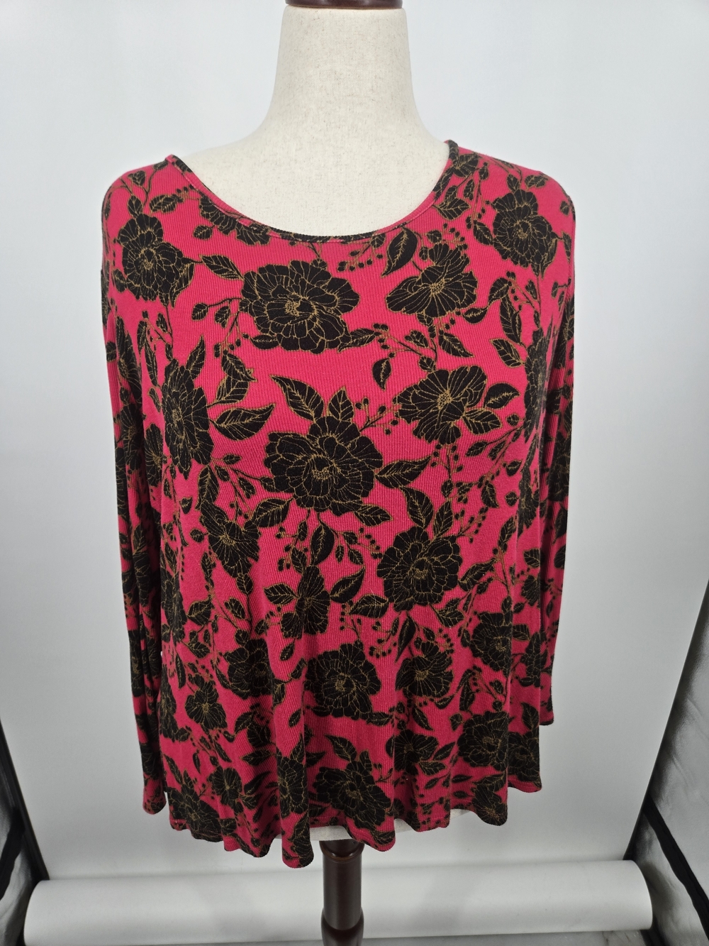 G.I.L.I. Hot Pink Long-Sleeve Floral Print Top with Black Flowers 2X (6994)